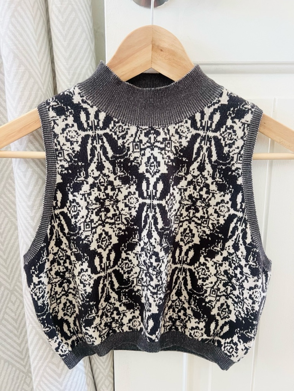 Billabong Western Print High Neck Knit Sleeveless Sweater Vest Tank Top - L